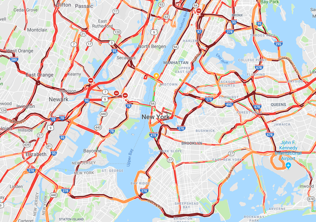 Illustration for article titled World's Busiest Bridge 'Clusterfuck' Upon Light Snow